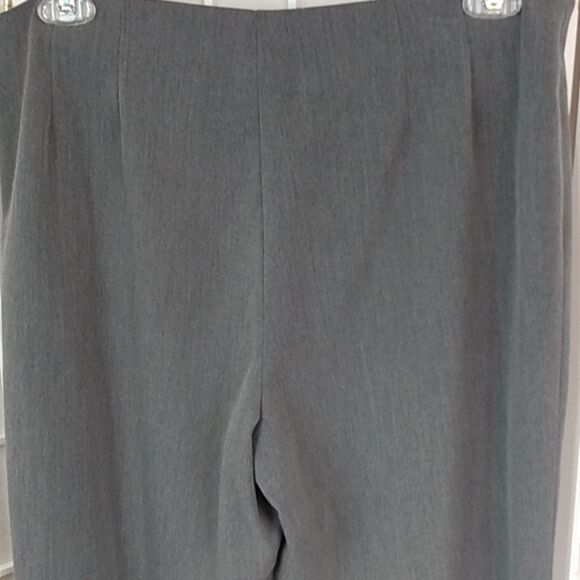 Gray Slacks Hearts of palm 🌴 - Picture 4 of 10